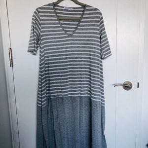 Maternity t-shirt dress